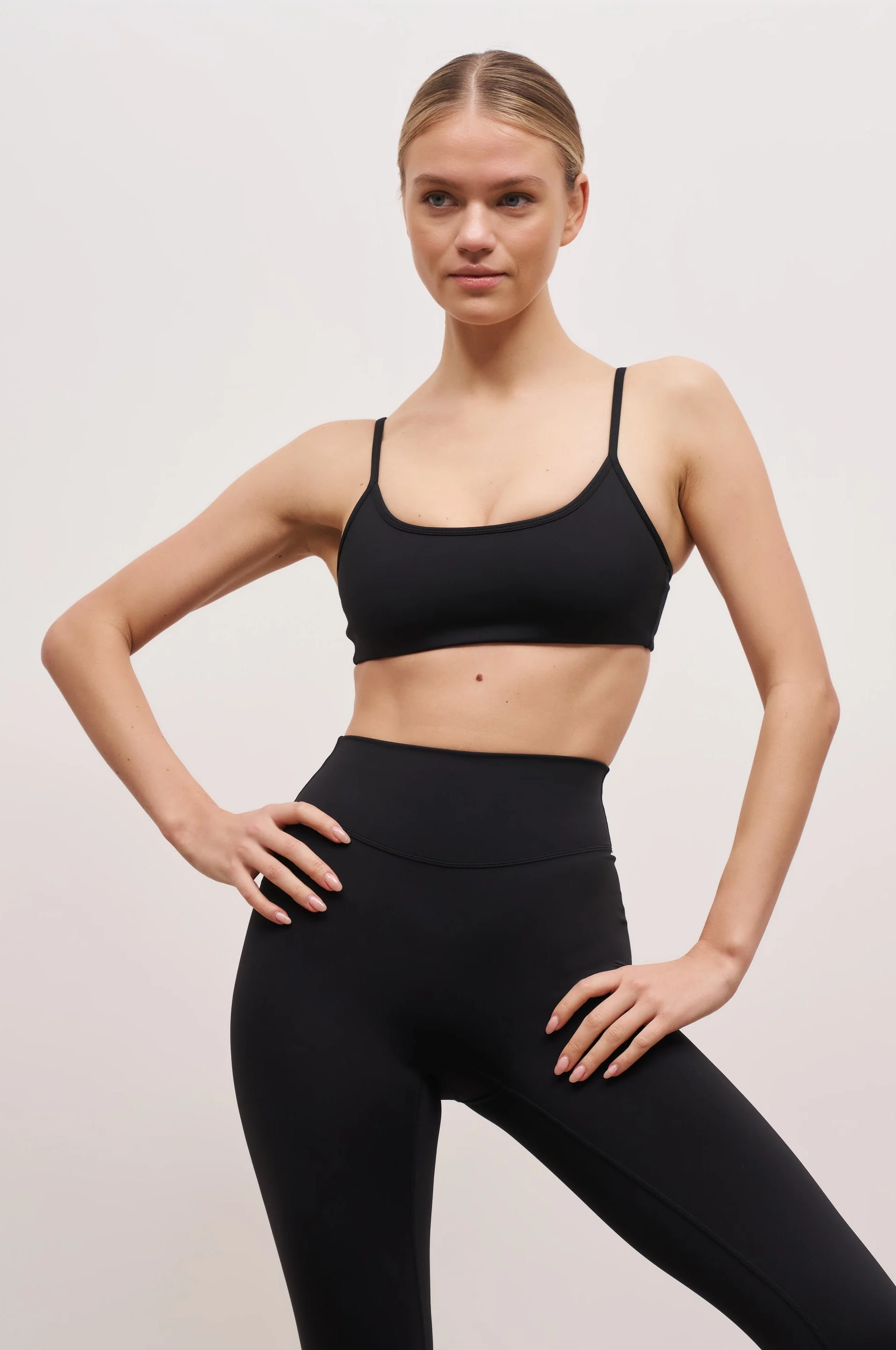 Base Sculpting Cami Bra - Black - Image 3