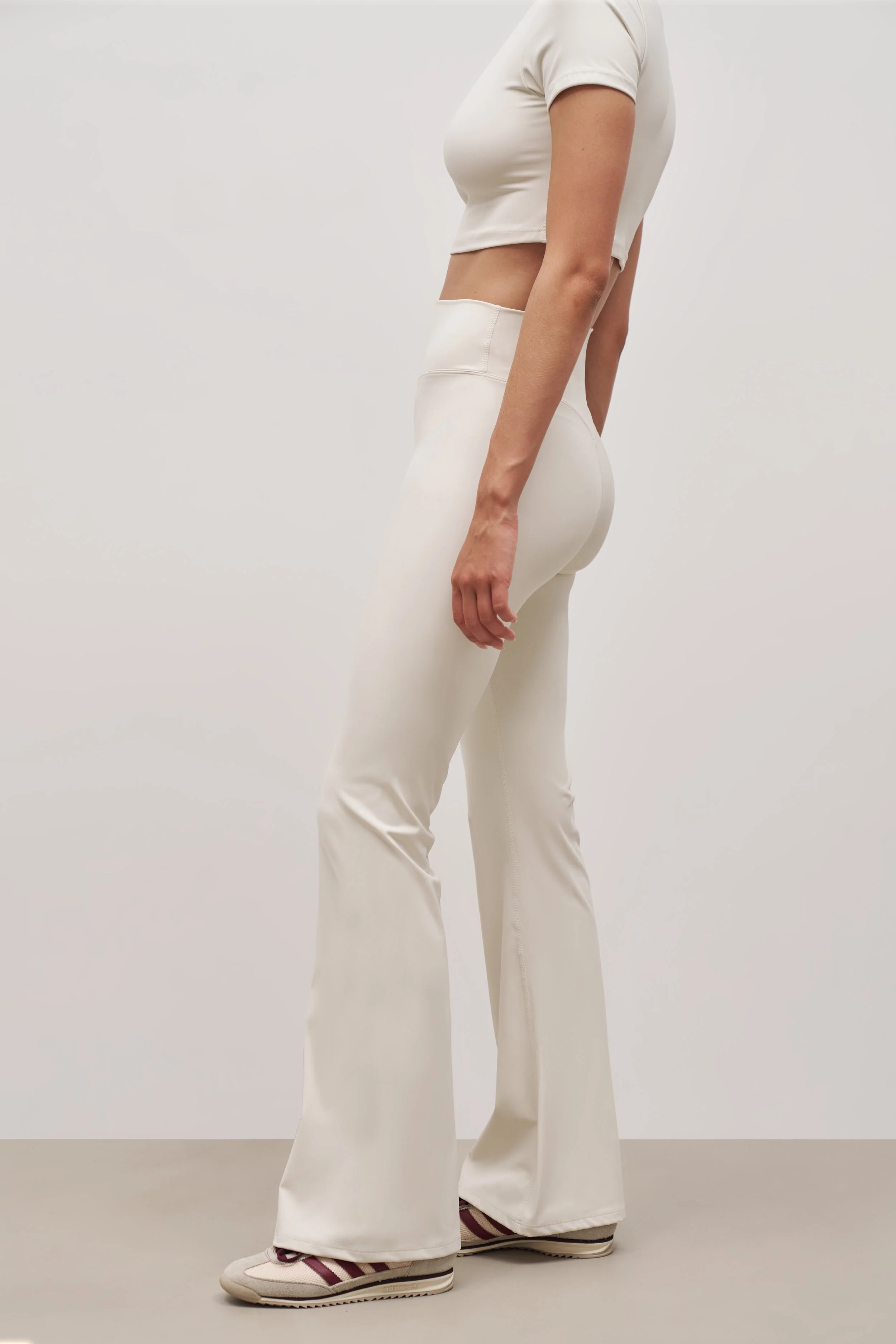 Base Sculpting Flared Leggings - Tofu - Image 4