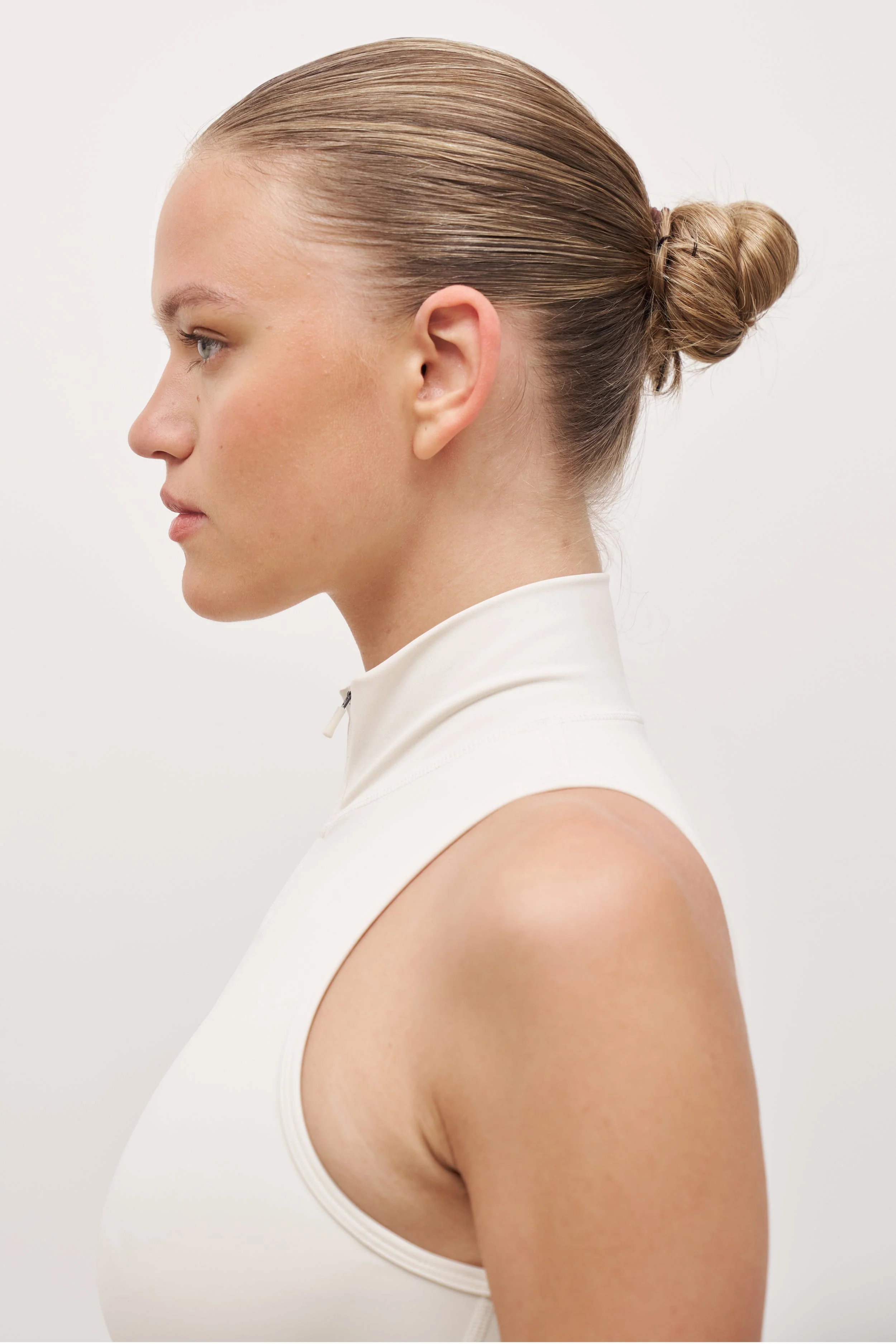 Base Sculpting Sleeveless Zip Up Jacket - Tofu - Image 5