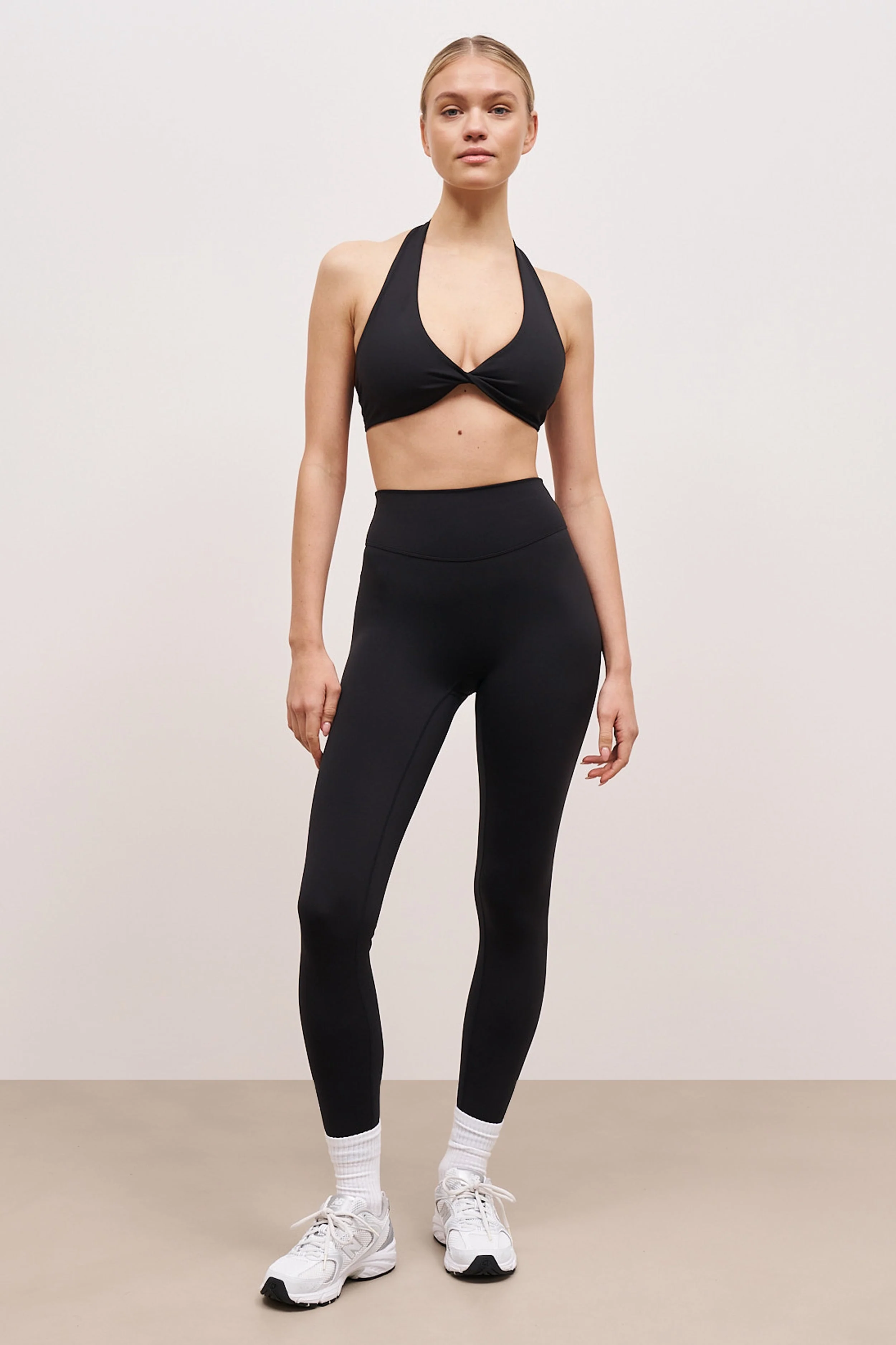 Base Sculpting Twist Front Bra - Black - Image 3