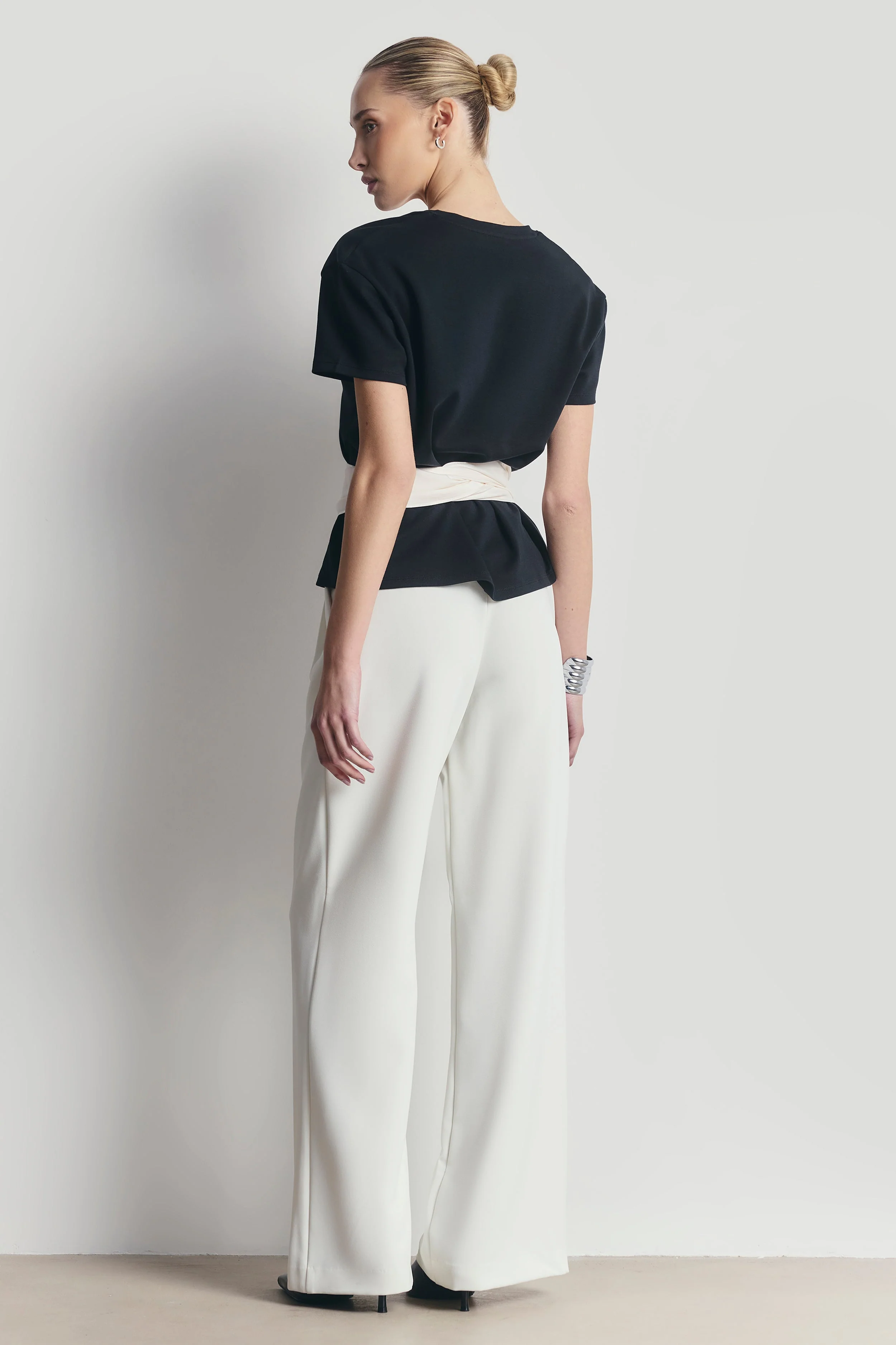 Classic V Neck T Shirt - Black - Image 5