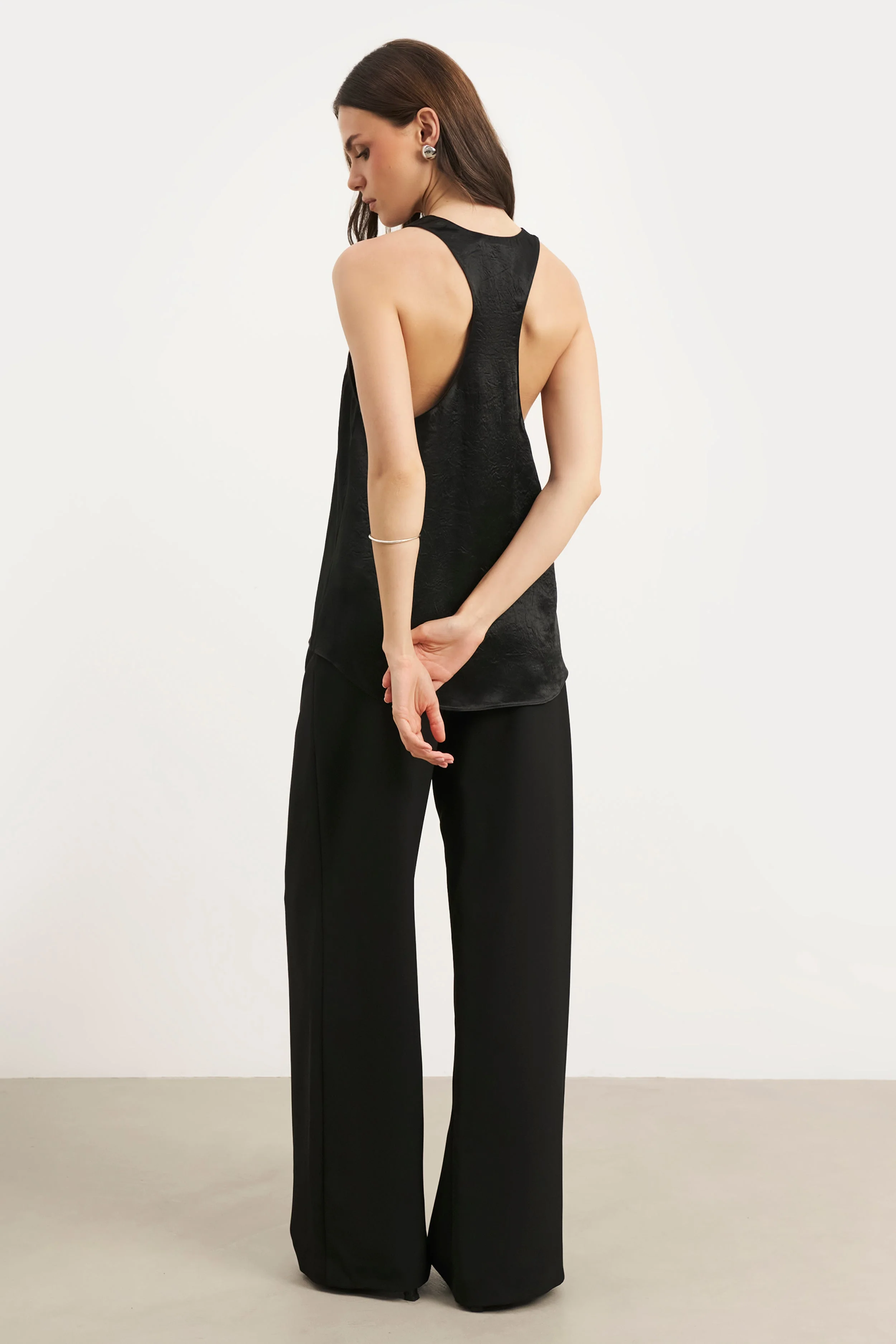 Crushed Satin Plunge U Neck Tank Top - Black - Image 6